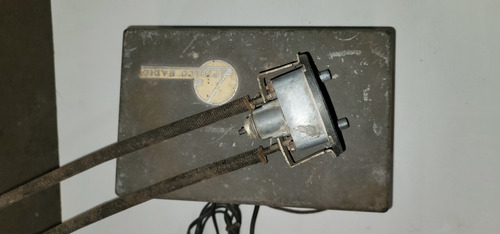 Radio Ford De Los 30 Dial Y Caja No Se Si Ésta Es Del Modelo (Usado)