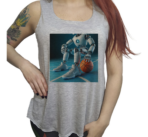 Musculosa Dama Robot En La Cancha De Basquet Zapatillas