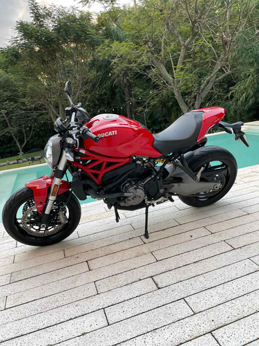 Ducati Monster 821 Inmaculada Inluye +u$3000 En Accesorios