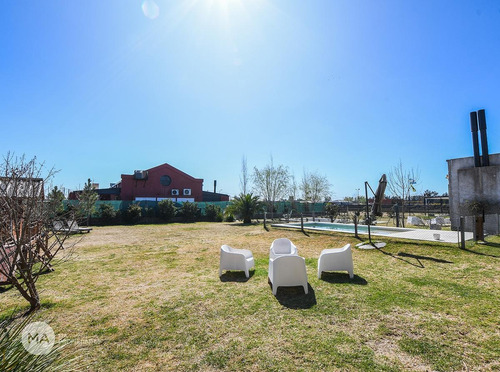 Imagen 22 de 30 de Casa En Venta 4 Dormitorios Piscina Fisherton Rosario