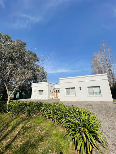 Venta Casa 5 Ambientes En Barrio Springdale, Pilar