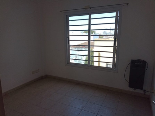 Imagen 4 de 7 de Departamento De 2 Ambientes En Viamonte 1673 Banfield