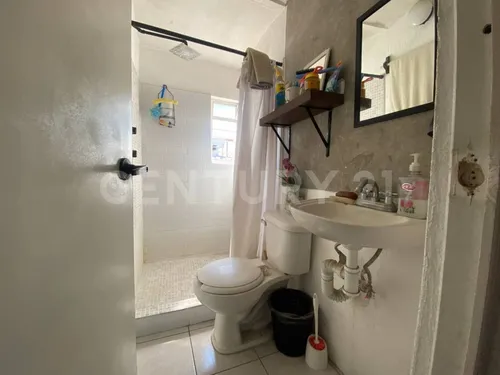 Casa En Venta Con Locales, Col. Lomas De Polanco, Guadalajara, Jalisco.