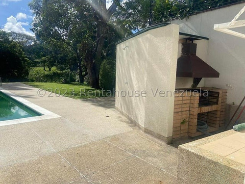 Baja De Precio En Venta ¡espectacular Casa En Valle Arriba Con Acceso A Campos De Golf! Alfonso 25-7912