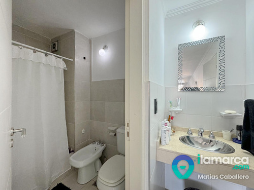 Departamento A La Venta En El Centro De Carlos Paz De 2 Dormitorios 2 Cocheras Y Pileta