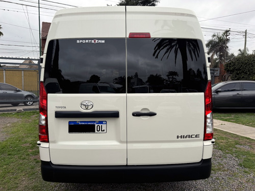 Toyota Hiace 2.8 Tdi Furgón 6at L2h2 3a 5p