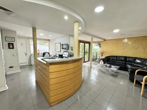 Local Comercial En Venta En Vitacura