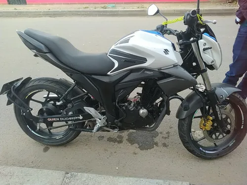 Vendo Suzuki Gixxer 150 Cc Modelo 2020 Soat Octubre 2025