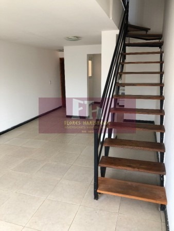Imagen 9 de 22 de Fh Ph En Duplex Primer Piso Por Escalera, Impecable.