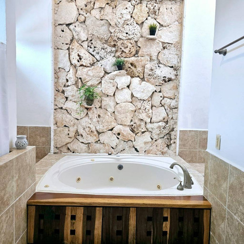 For Rent Very Spacious House And Land At Ejido Playa Del Carmen P3442