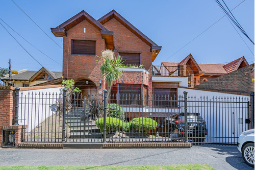 Venta Casa Con Pileta Quilmes Oeste