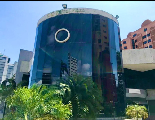 Inmobiliaria Mundo Inn Vende Oficina En Centro Comercial Parral Plaza, A Una Cuadra De La Av. Lara