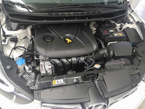 Hyundai Elantra 1.8 Gls At 2015