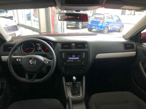 Imagen 13 de 15 de Volkswagen Jetta 2018 4p Comfortline L5/2.5 Aut