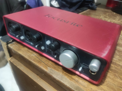 Interface De Audio Focusrite Scarlett 2i4 1ra Gen