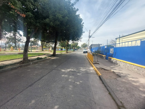 Se Vende Amplia Y Cómoda Propiedad Con Excelente Ubicación
