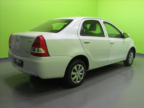 Etios 1.5 X Sedan 16v Flex 4p Manual