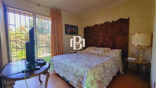 Casa En Venta De 5 Dorm. En Vitacura