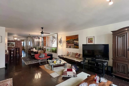 Apartamento À Venda Com 225m², 3 Suítes Com 2 Vagas De Garagem Fixas. Jardim Paulista. Planta Excelente Com Jardim De Inverno.