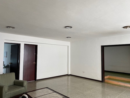 Imagen 20 de 30 de Venta De Edificio Educacional En Prados Del Este, Para Colegio O Preescolar Con 12 Salones Mas Patio Amplio Al Aire Libre, Mas Casa Anexa