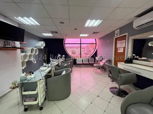 Maria E. Vende Fondo De Comercio Negocios Belleza Y Salud, Completamente Operativo, Totalmente Equipado, Ubicado En Excelente Zona Del Este, Lara#25-20498**