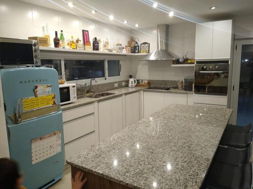 Casa En Venta 4 Amb. En Barrio Club De Campo El Candil