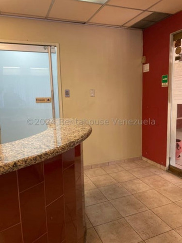 Local Comercial A Pie De Calle En Av. Rómulo Gallegos Del Marqués 24-25892 Cs