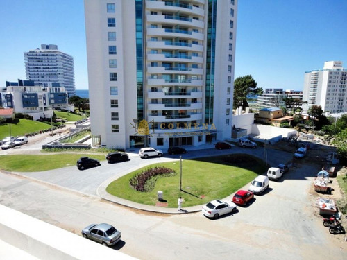 Departamento En Wind Tower, Planta Especial Con Parrillero- Ref: 3504