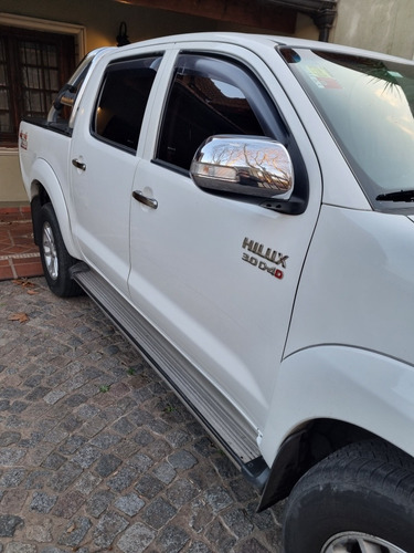 Imagen 4 de 6 de Toyota Hilux 2014 3.0 Cd Srv Cuero 171cv 4x4