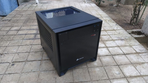 Gabinete Corsair Obsidian 250d Preto Mini-itx