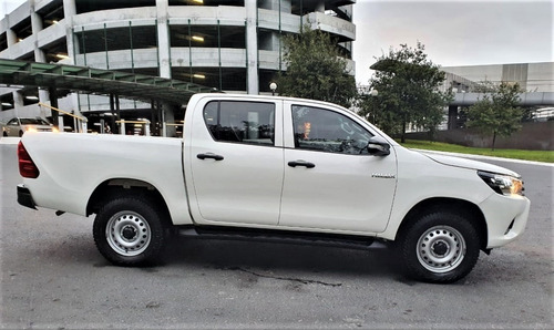 Imagen 2 de 15 de Toyota Hilux 2016