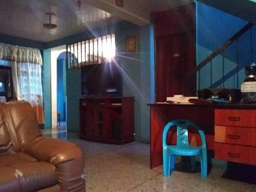 Imagen 2 de 30 de Casa En Venta Obelisco, Dos Niveles, Todos Los Servicios. Excelente Ubicación. Inf. 0424-5620928 Flex 22-14184 Z25