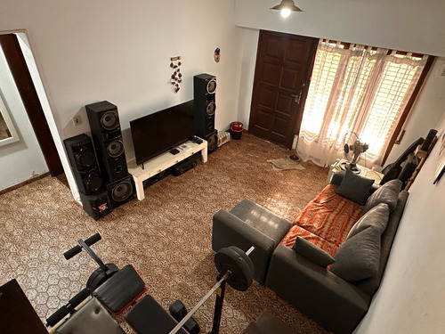 Casa Con Gran Lote En Quilmes Oeste (ideal Inversionistas O Emprendimiento)