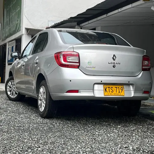 Renault Logan Life + Mt 1.6cc 2022