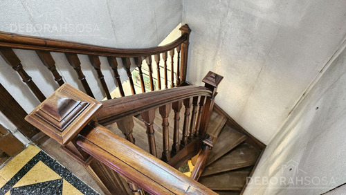 Venta Casa De Estilo 5 Ambientes Con Jardín - Caseros