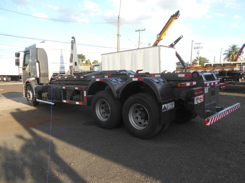 Imagem 5 de 25 de Volvo Vm 260 2010 Roll-on Roll-off