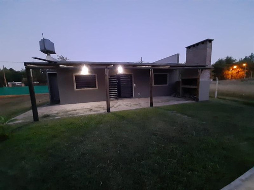 Imagen 9 de 21 de Quinta En Venta - 2 Dormitorios 2 Baños - 840mts2 - Francisco Alvarez