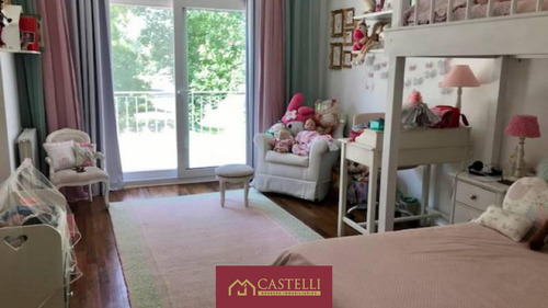 Casa De 5 Dormitorios En Venta Ayres De Pilar