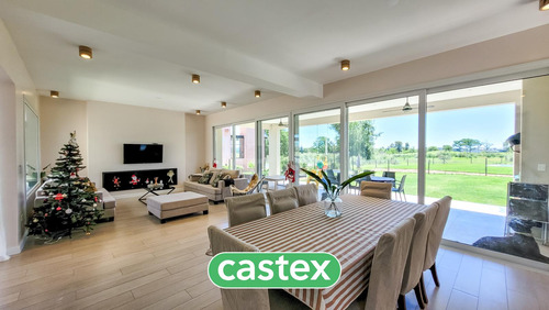 Casa En Venta En El Canton Golf