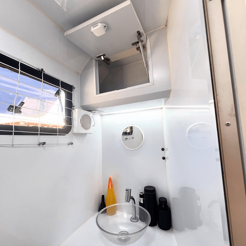 Trailer Motorhome Seminovo 2024 Compacto E Completo