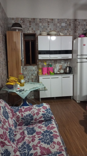 Casa Com 1 Quarto,cozinha Americana,1 Banheiro E Corredor