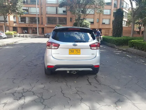 Kia Carens 2.0 Suv MT