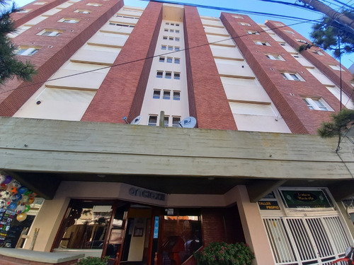 Imagen 2 de 19 de Departamento A 1 Cuadra Del Mar (1424)