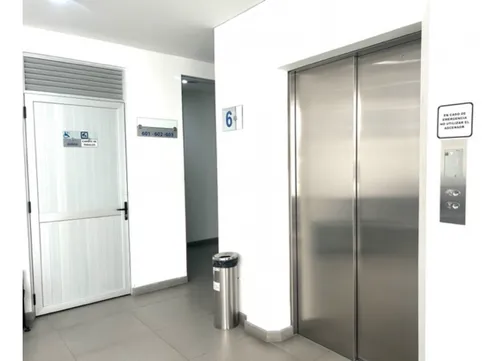 Vendo Consultorio Global Medical Center Santa Barbara -7-
