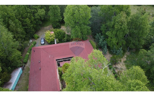 House, Cabin And Pool On A 5,923 M² Plot