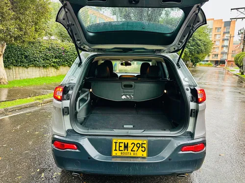Jeep Cherokee 3.2 Longitude