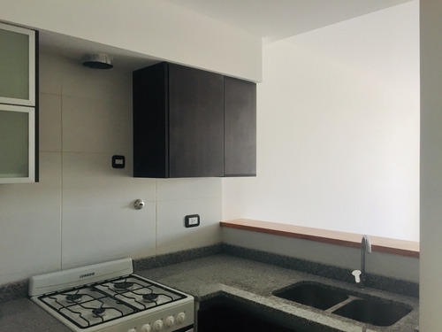 Departamento De 2 Amb Con Excelente Ubicacion En Villa Luro