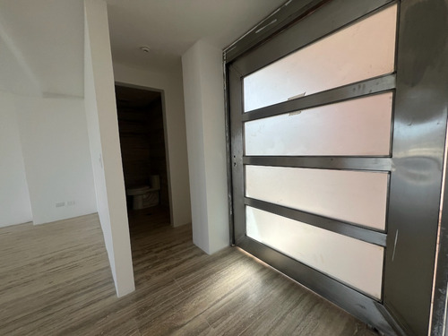 Vende Exclusivo Apartamento Con Terraza Y Vista Panorámica 360°, Urb. Colinas De Bello Monte, (sector Valle Arriba). Calle Cerrada Con Vigilancia, Edificio Boutique De Solo 3 Apartamentos, Privacidad.