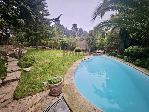 Casa En Venta De 6 Dorm. En Bosques De Montemar, Concón
