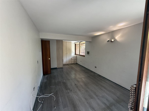 Departamento En Venta De 2 Dorm. En Las Condes